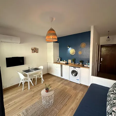 Quiet In Rcm Close To Train Station And Beaches *
