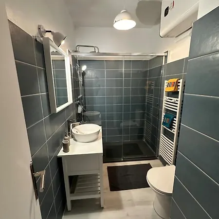 Διαμέρισμα Quiet In Rcm Close To Train Station And Beaches *